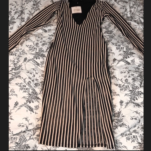 Sexy Striped V-neck Midi Dress - Picture 3 of 4